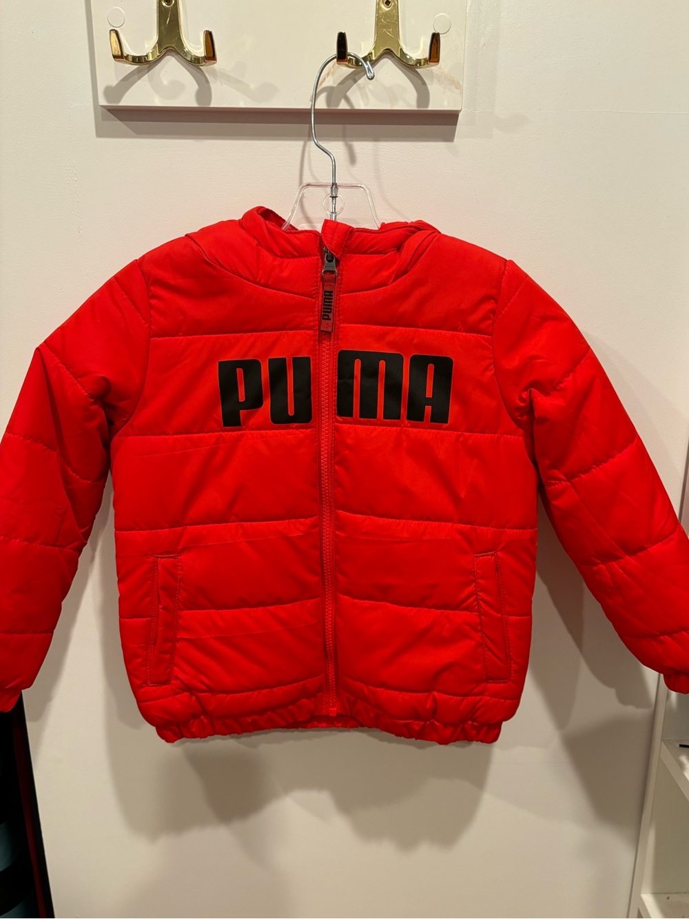 Puma NEW Boys Red Hooded Puffer Coat Black Chest Logo Zip Front Pockets Size 5